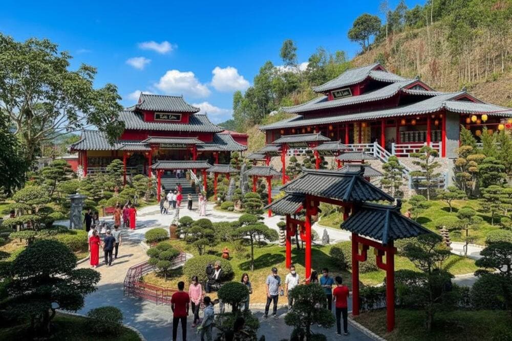 Ch&ugrave;a C&acirc;y Thị